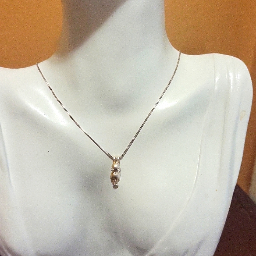 Sterling silver hanging cat necklace